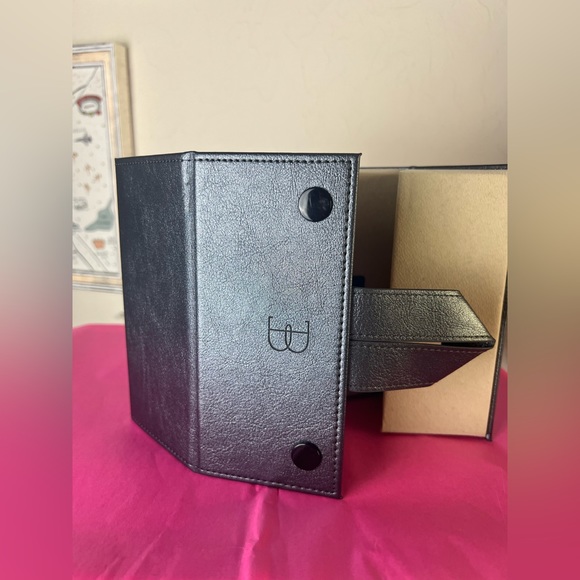 BOSHKU TAN SUNGLASSES ORGANIZING CASE NWOT vegan leather w/ suede Holds 5 pairs - Picture 3 of 8